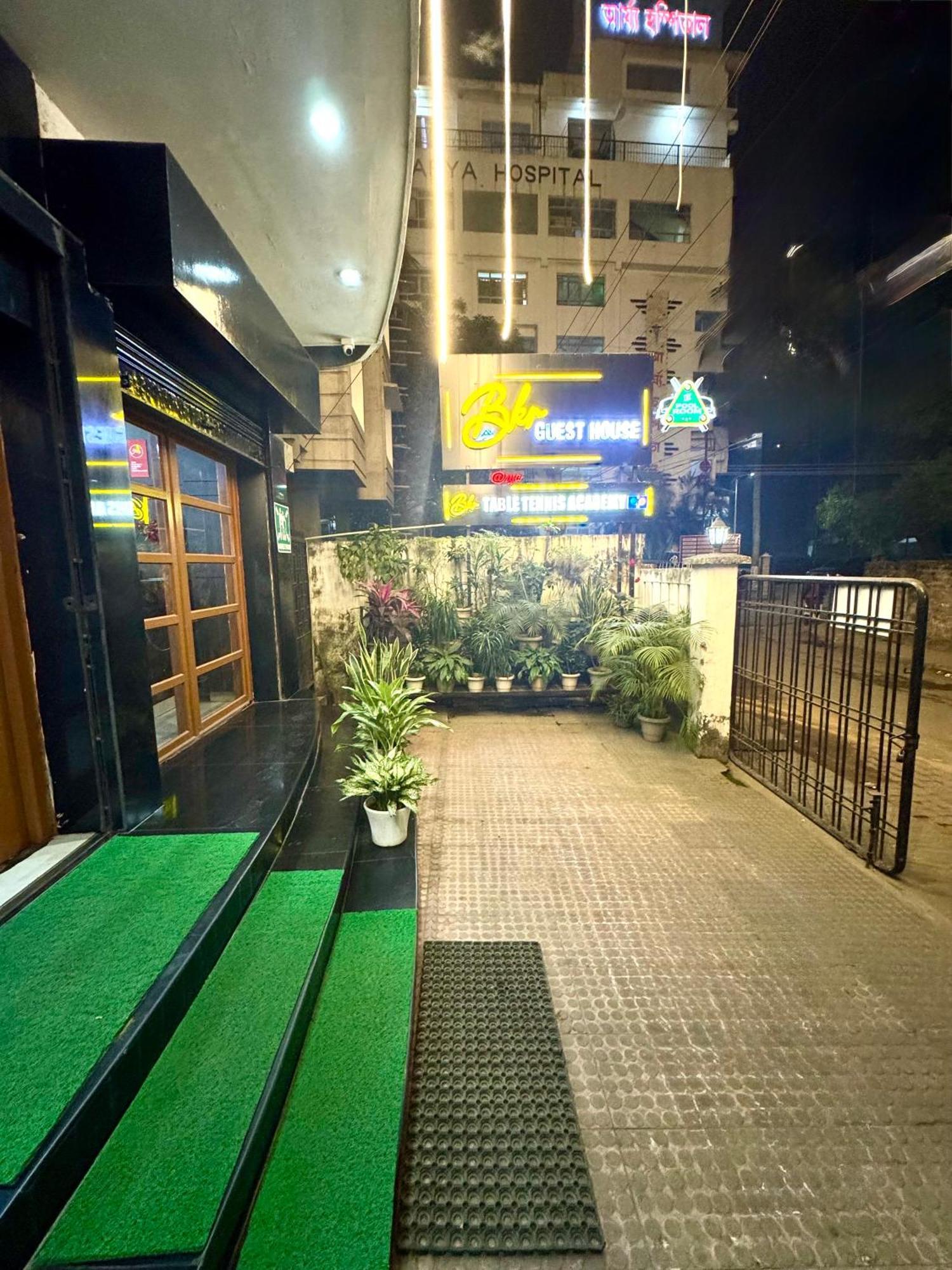 Hotel B K R Guwahati Luaran gambar